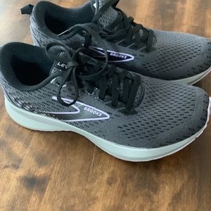 Brooks sneakers